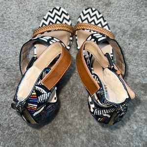 Brand: Chinese Laundry, Color: Black/Tan/Multi, Size: 8